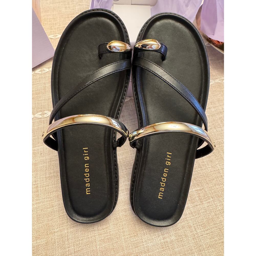 Madden Girl Caribbean Sandals  SIZE 9  - Black - New In Box